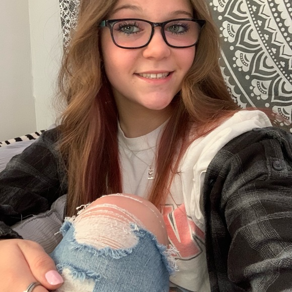 Meet your Posher, Taylor - Picture 1 of 1